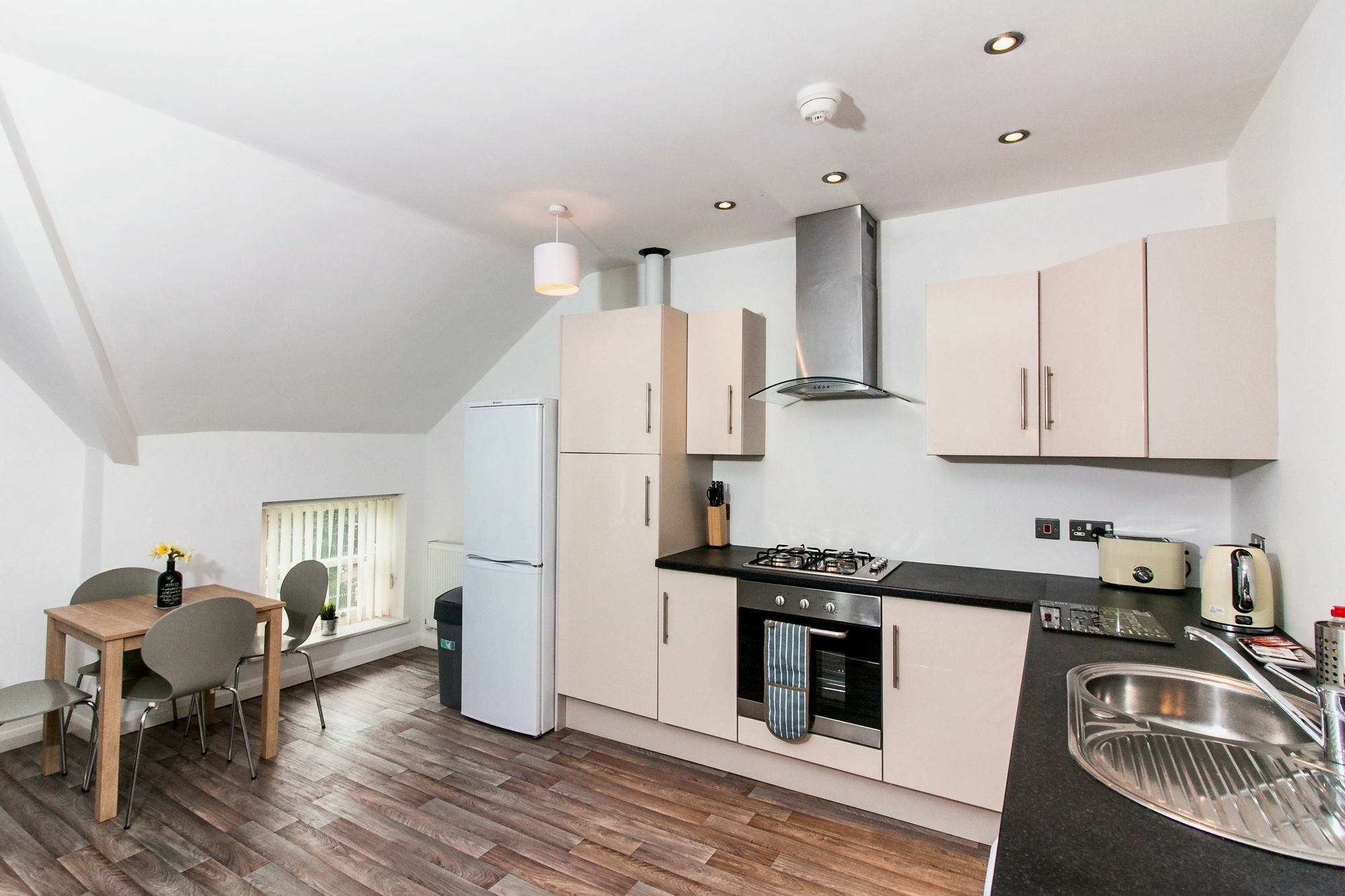 Cwrt Sofia Apartment Cardiff Exterior photo
